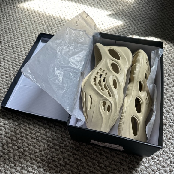 EGO Super Bass Cream Rubber Slides - Picture 9 of 9